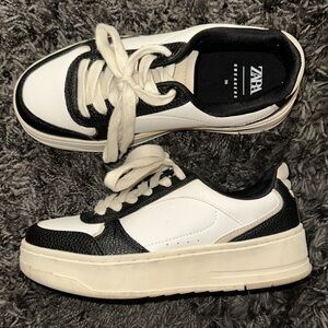 Zara Monochrome Casual Sneakers